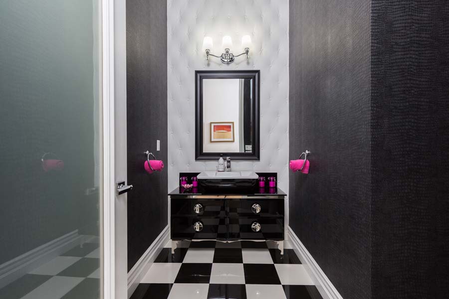 Feng Shui guest bathroom using black, white and pink