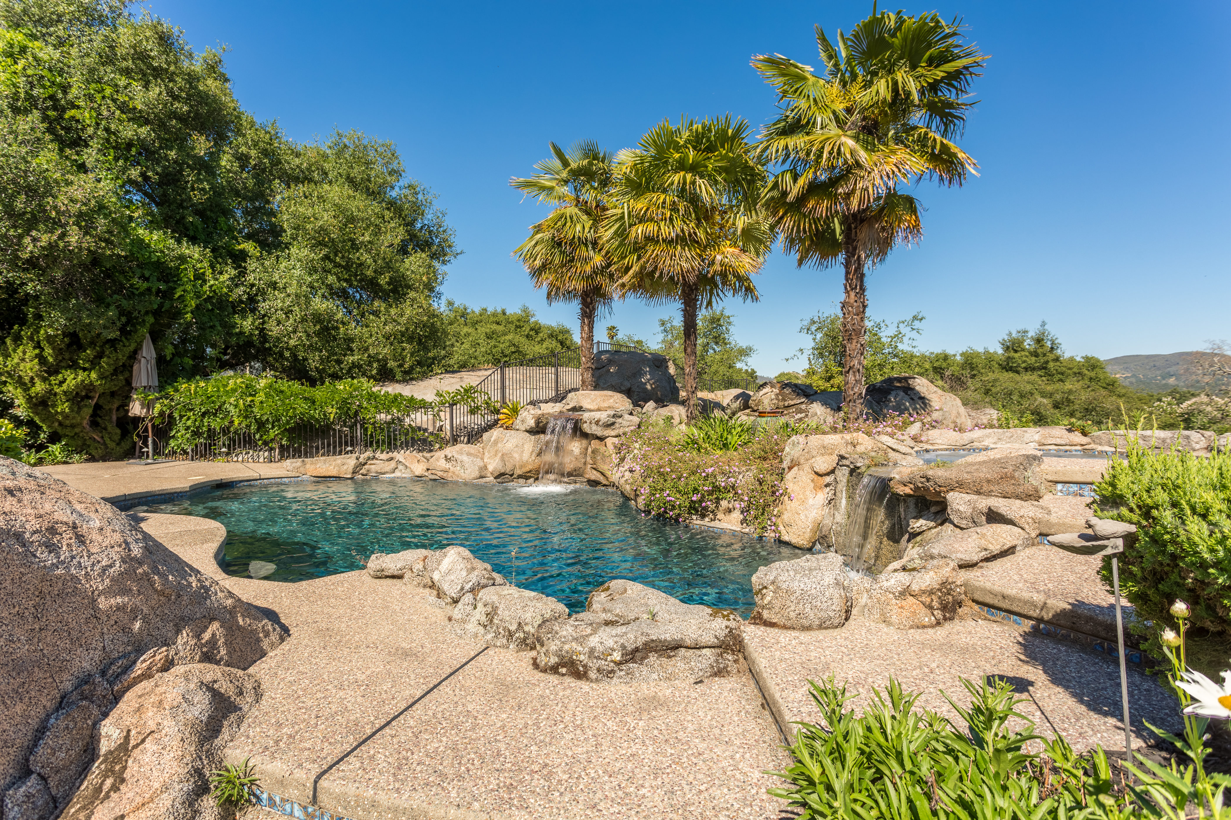 Backyard with pool and views of Folsom Lake - 8950 Vista De Lago